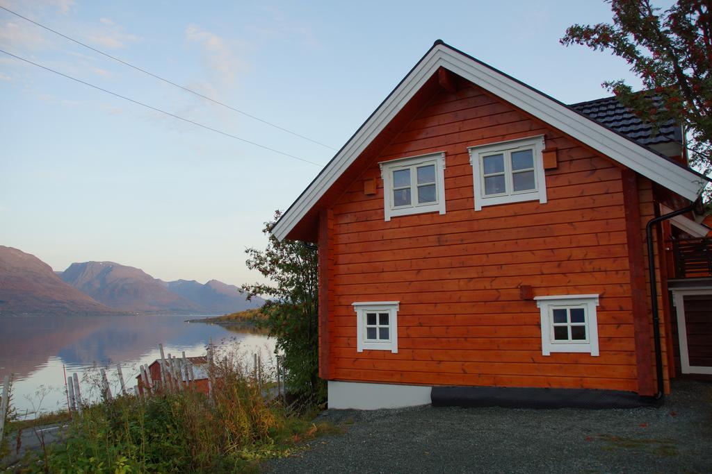 Aaroybukt Guesthouse Aroybukta Luaran gambar